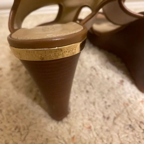 MICHAEL MICHAEL KORS PLATFORMS SIZE 7🎉 - Picture 4 of 12